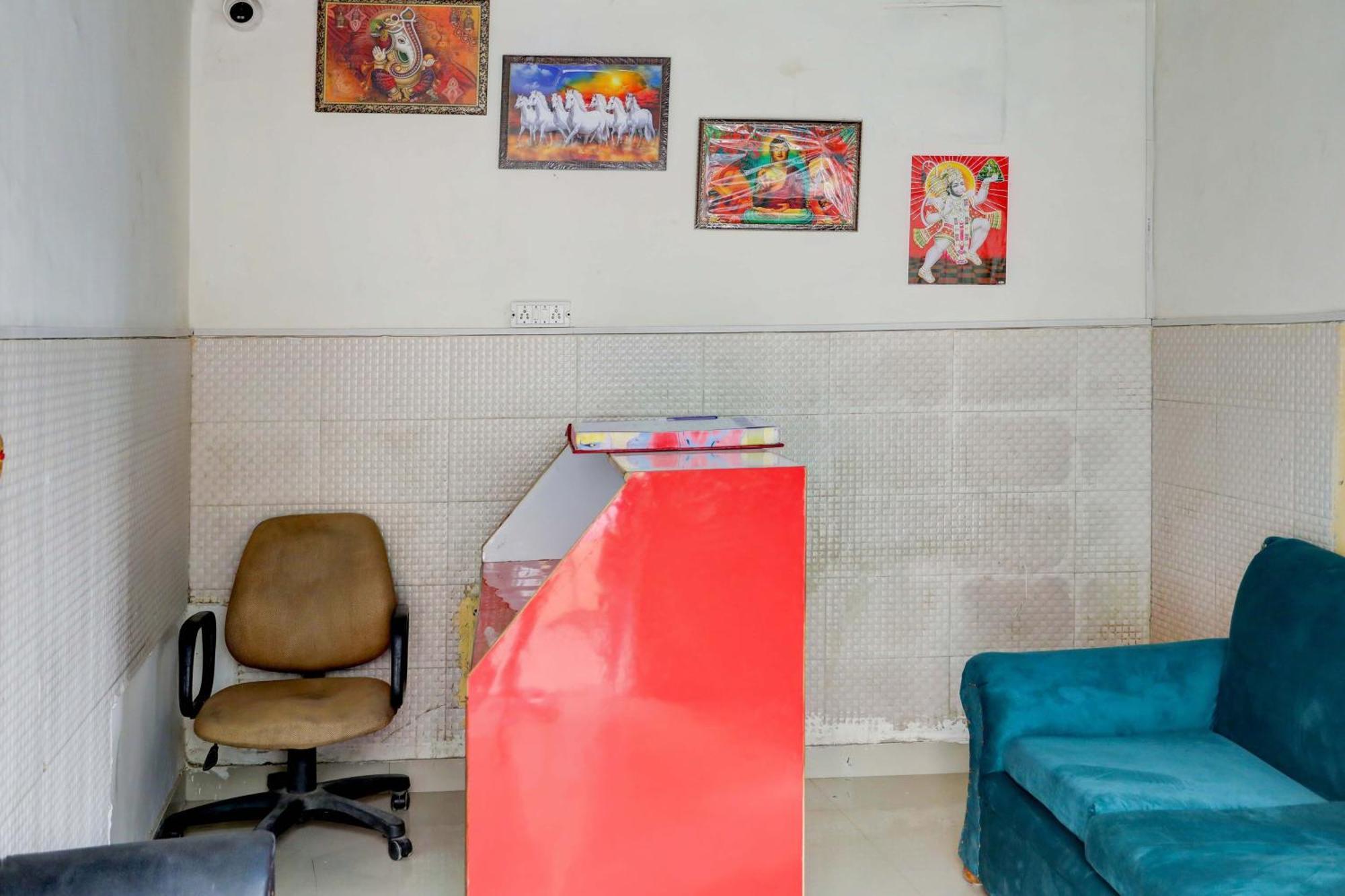Hotel O Tilak Hotel 24 Sector 27 Near By Vinayak Hospital Gali No-6 Noida Buitenkant foto