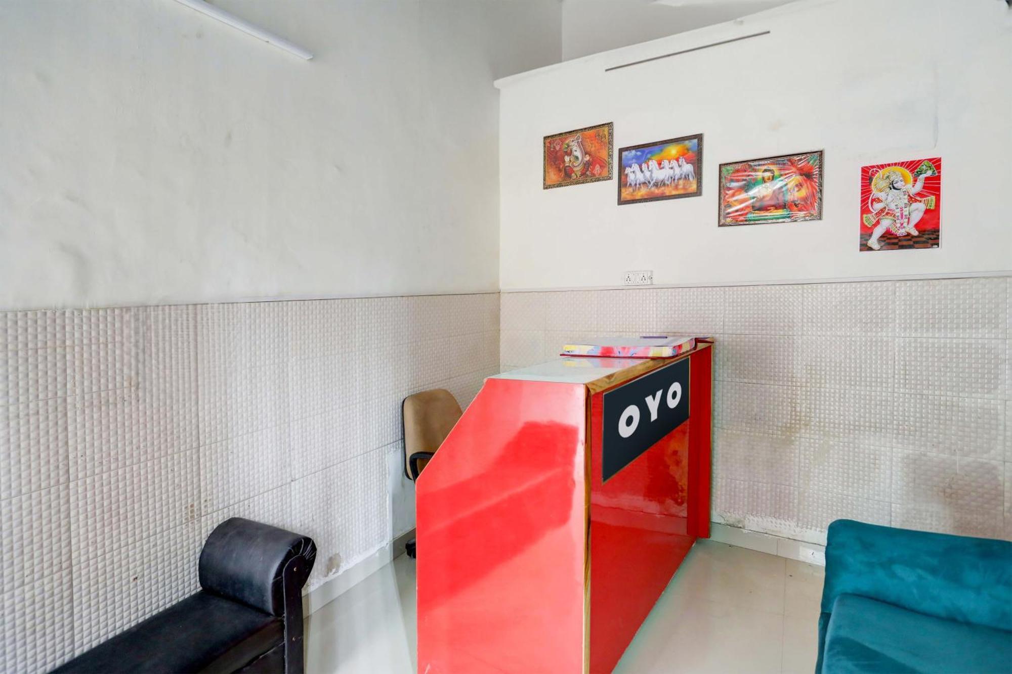 Hotel O Tilak Hotel 24 Sector 27 Near By Vinayak Hospital Gali No-6 Noida Buitenkant foto