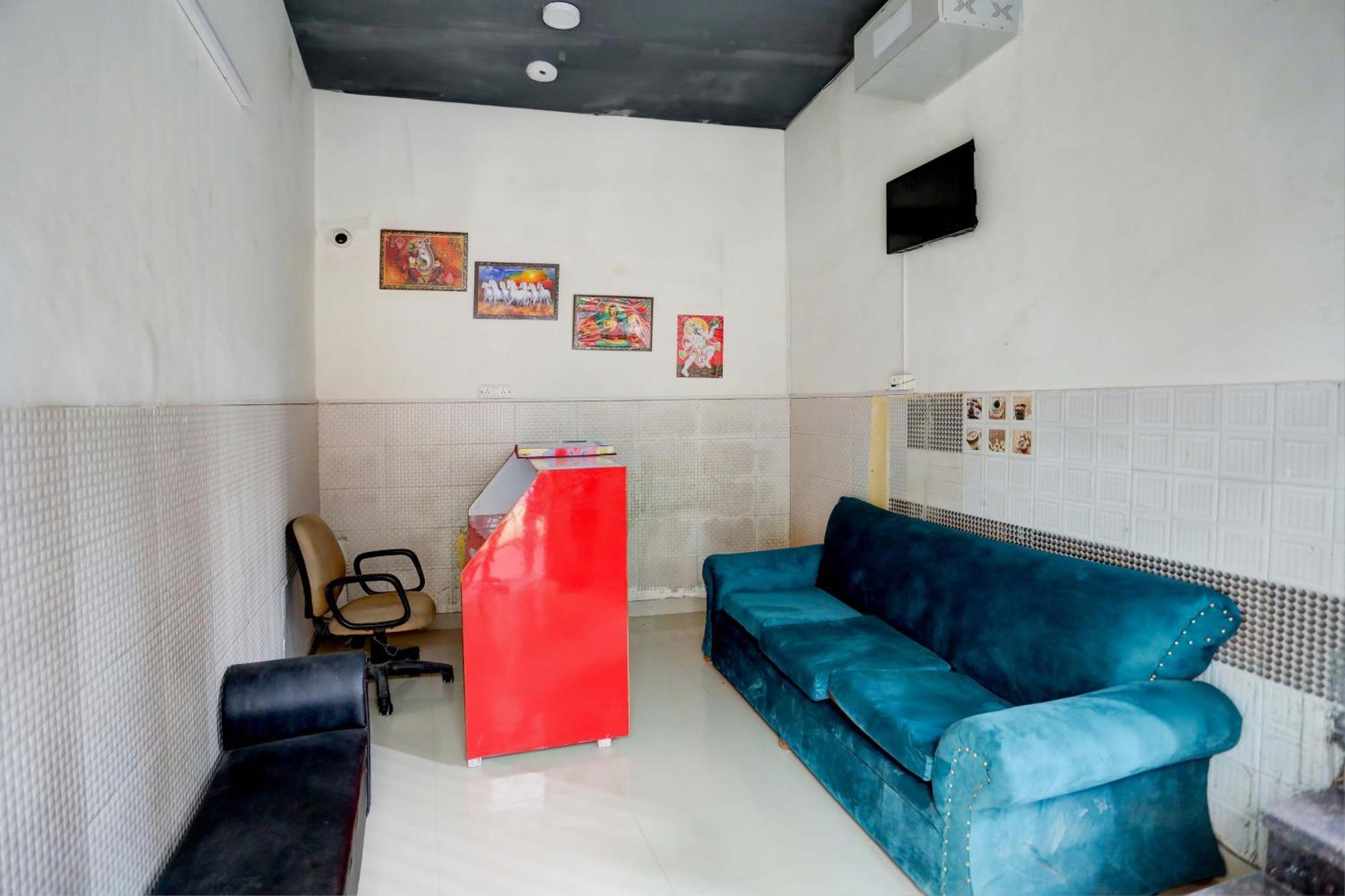 Hotel O Tilak Hotel 24 Sector 27 Near By Vinayak Hospital Gali No-6 Noida Buitenkant foto