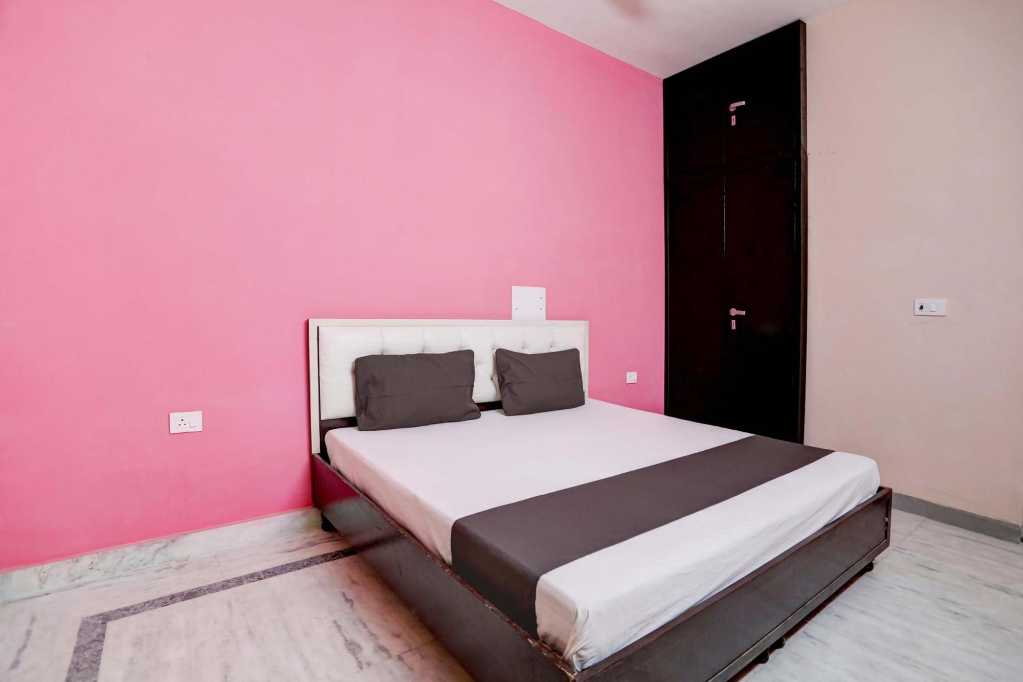 Hotel O Tilak Hotel 24 Sector 27 Near By Vinayak Hospital Gali No-6 Noida Buitenkant foto